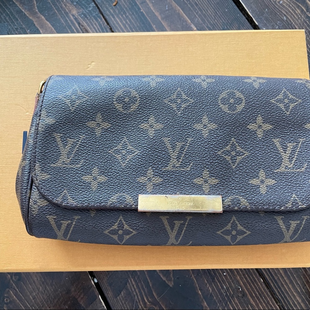 Louis Vuitton Favorite PM brown monogram canvas shoulder bag